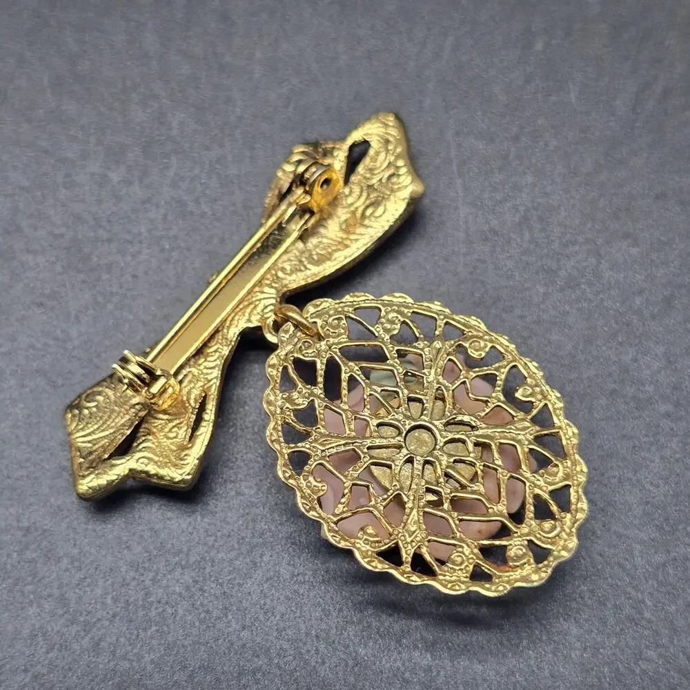 1928 Brand Rose Flower Brooch Gold Tone Bow Faux Pearl Vintage Jewelry - Picture 3 of 6